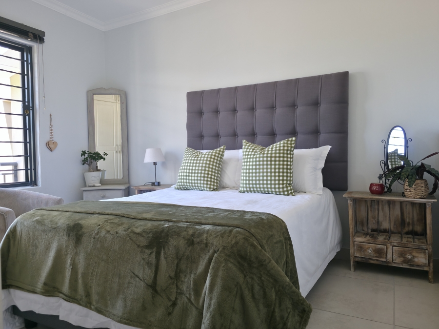 5 Bedroom Property for Sale in Wavecrest Eastern Cape